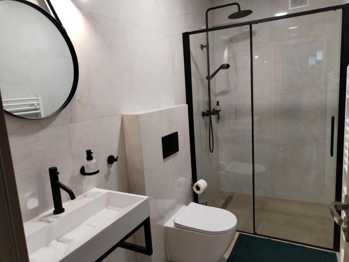 Apartman Pri Parku Solcany Ngoại thất bức ảnh